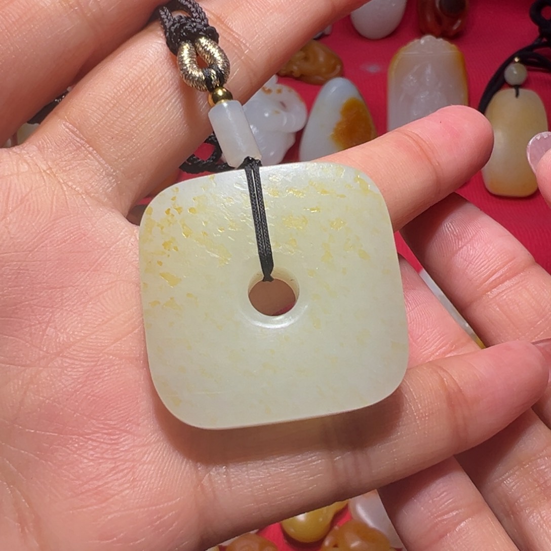 和田玉挂件未镶嵌