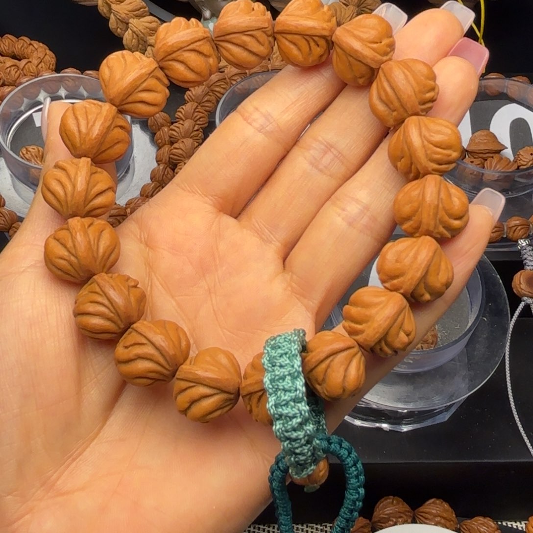 刘***中吊坠桃核野生大玉龙16尺寸