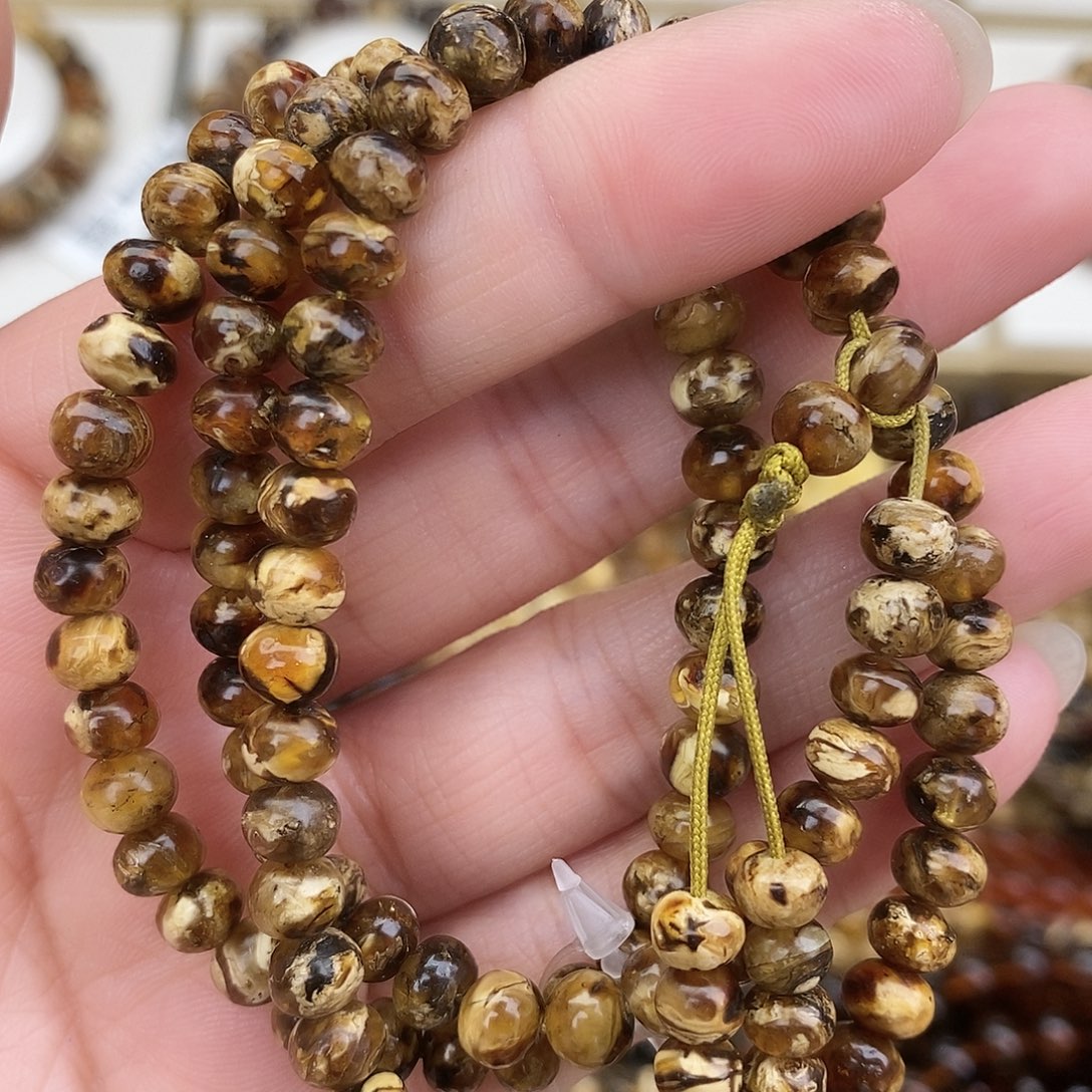 楠***7琥珀未镶嵌裸石琥珀6