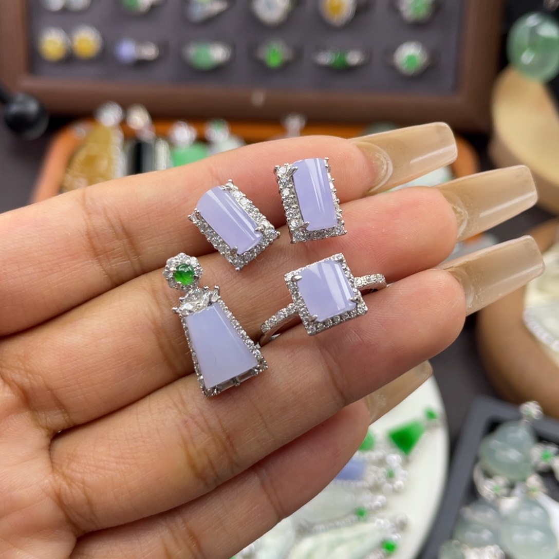 颈饰银S925镶嵌翡翠三件套