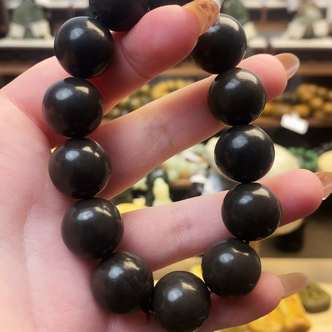 未镶嵌岫岩老玉（透闪石质玉）珠宝奇石多样性随机发一