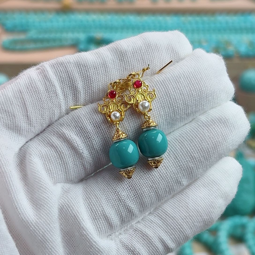 绿松石未镶嵌珠宝奇石（泡油）