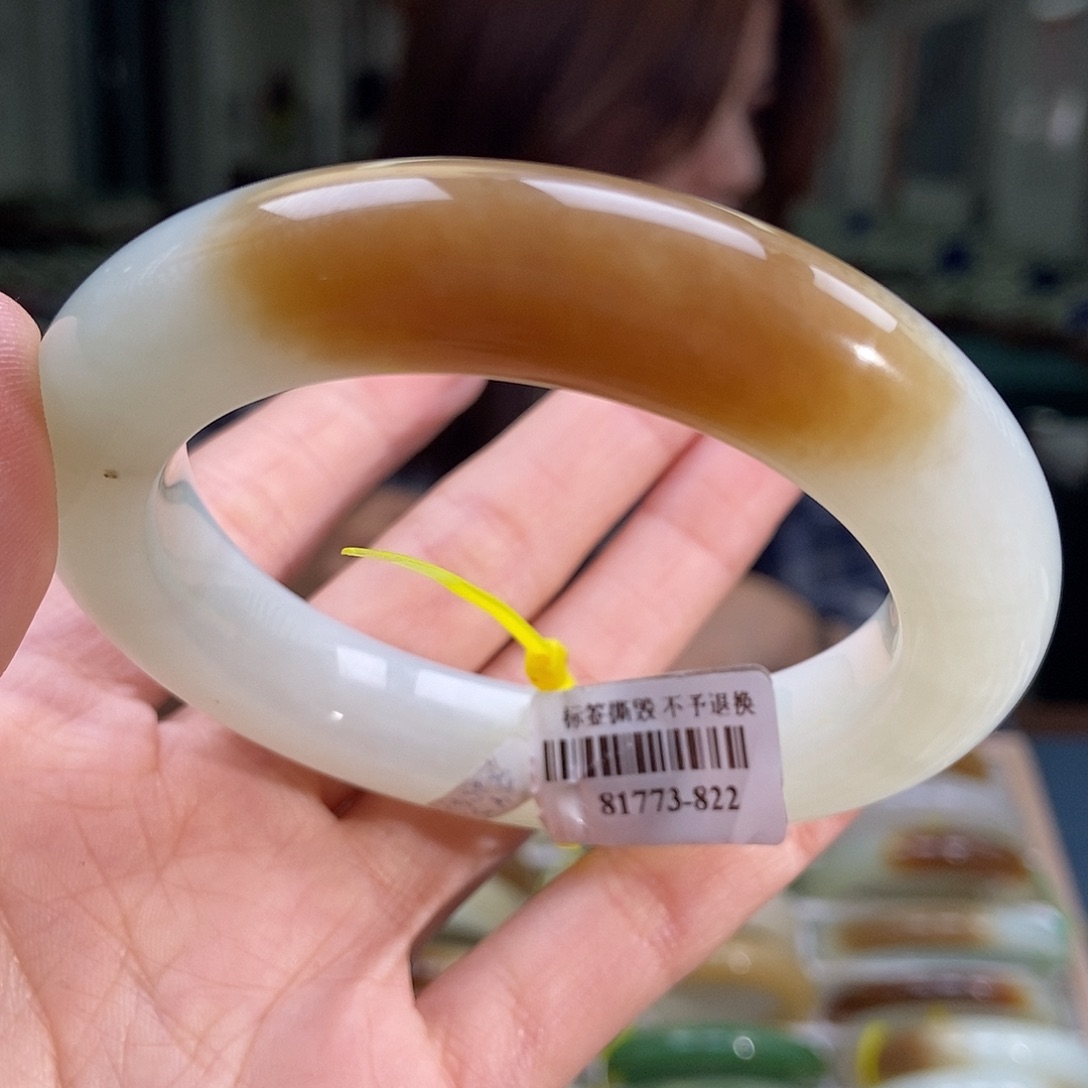 和田玉手镯未镶嵌56.6糖白