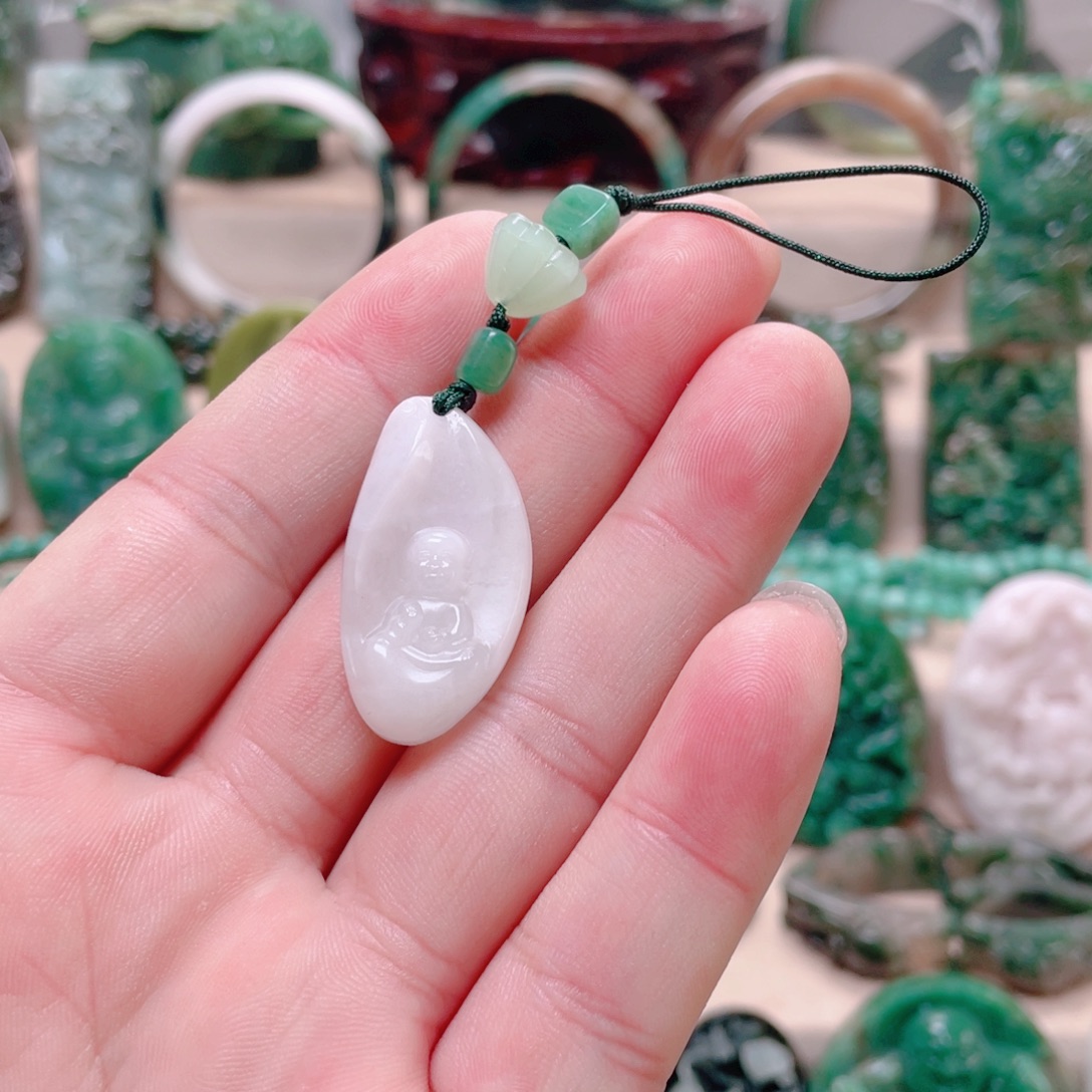 独山玉未镶嵌颈饰