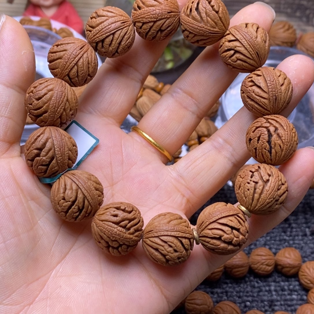 秦岭龙纹桃核手串