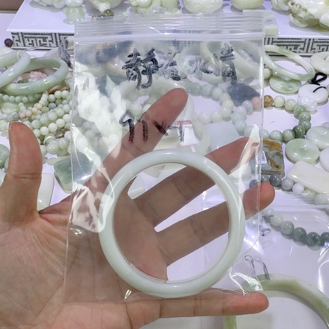 静***清蓝田玉（蛇纹石化大理石玉）手镯未镶嵌