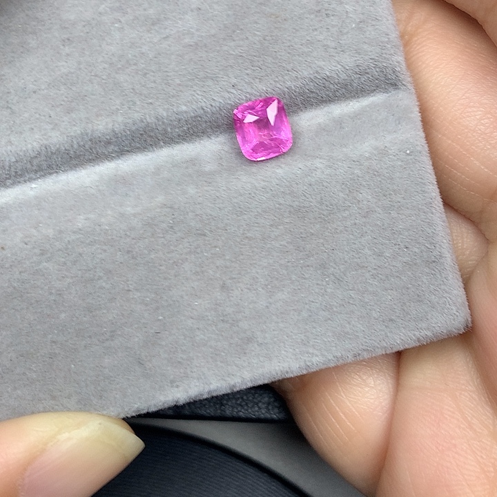 尖晶石裸石1.06ct马亨盖