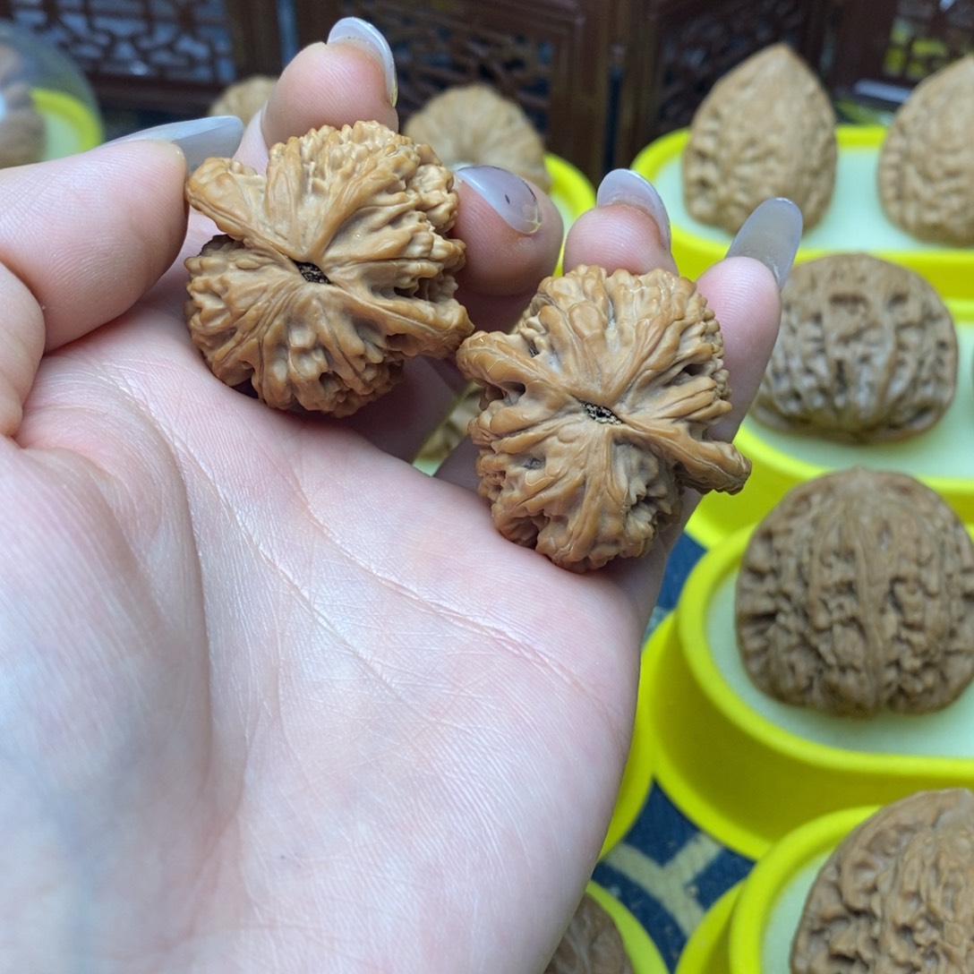 小***4把件文玩核桃35虎头