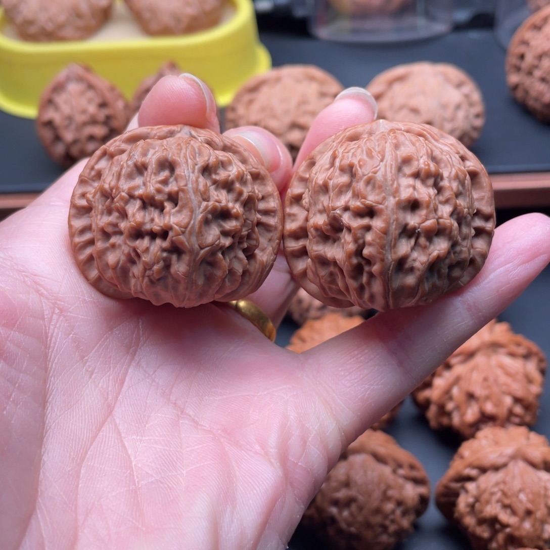 把件文玩核桃球白38