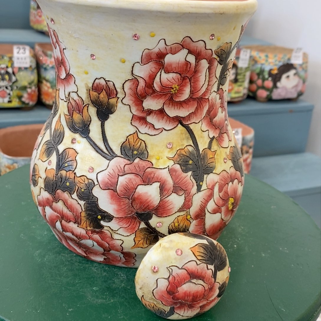 红陶L****8一物一拍放假