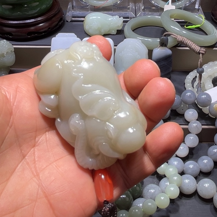 和田玉颈饰未镶嵌