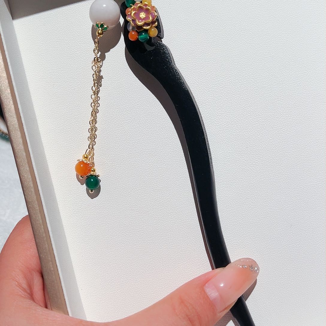 翡翠挂件未镶嵌翡翠