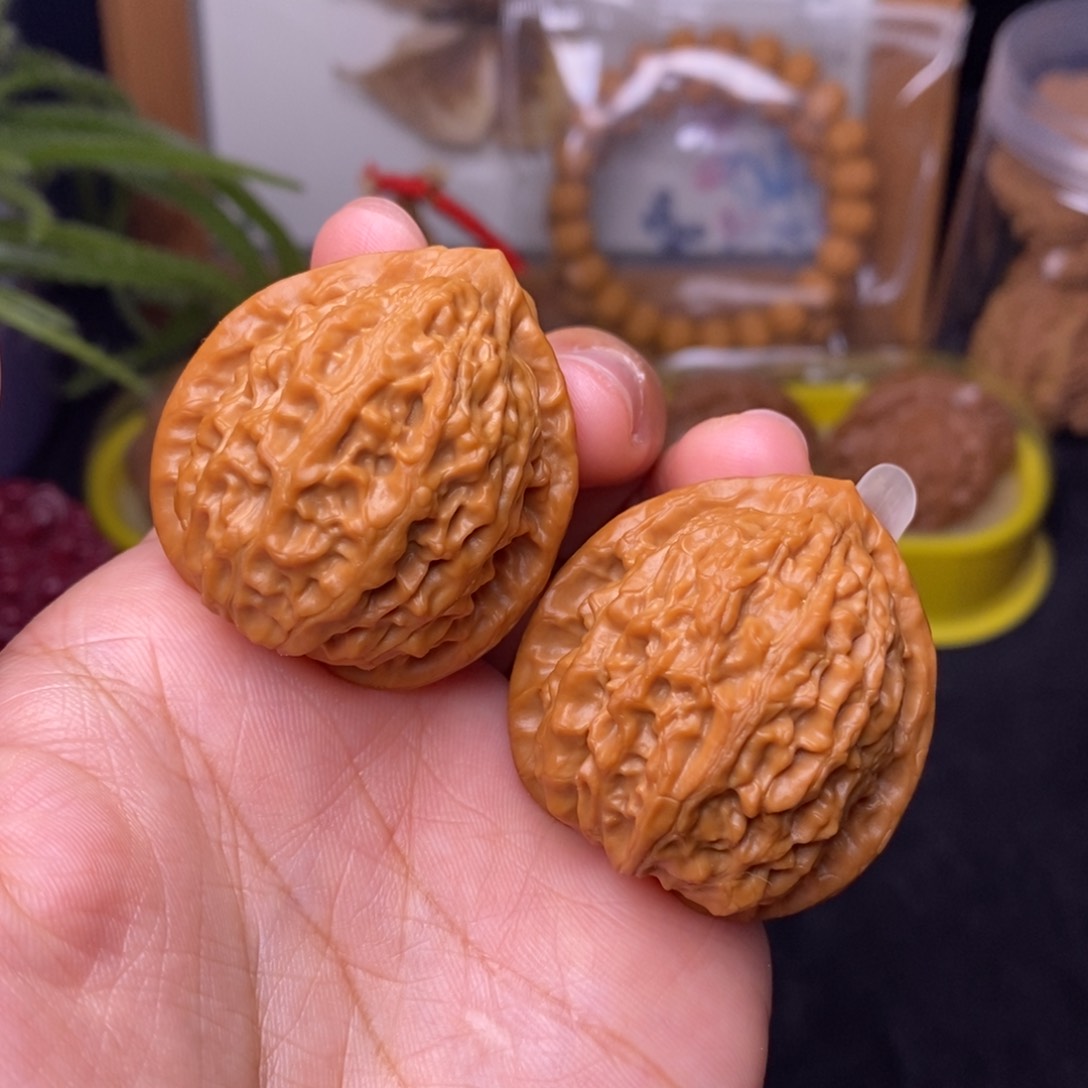 文玩核桃把件36金牛