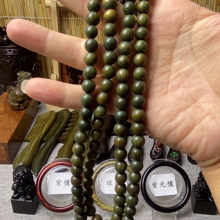 维腊木（绿檀）0.8多圈手串
