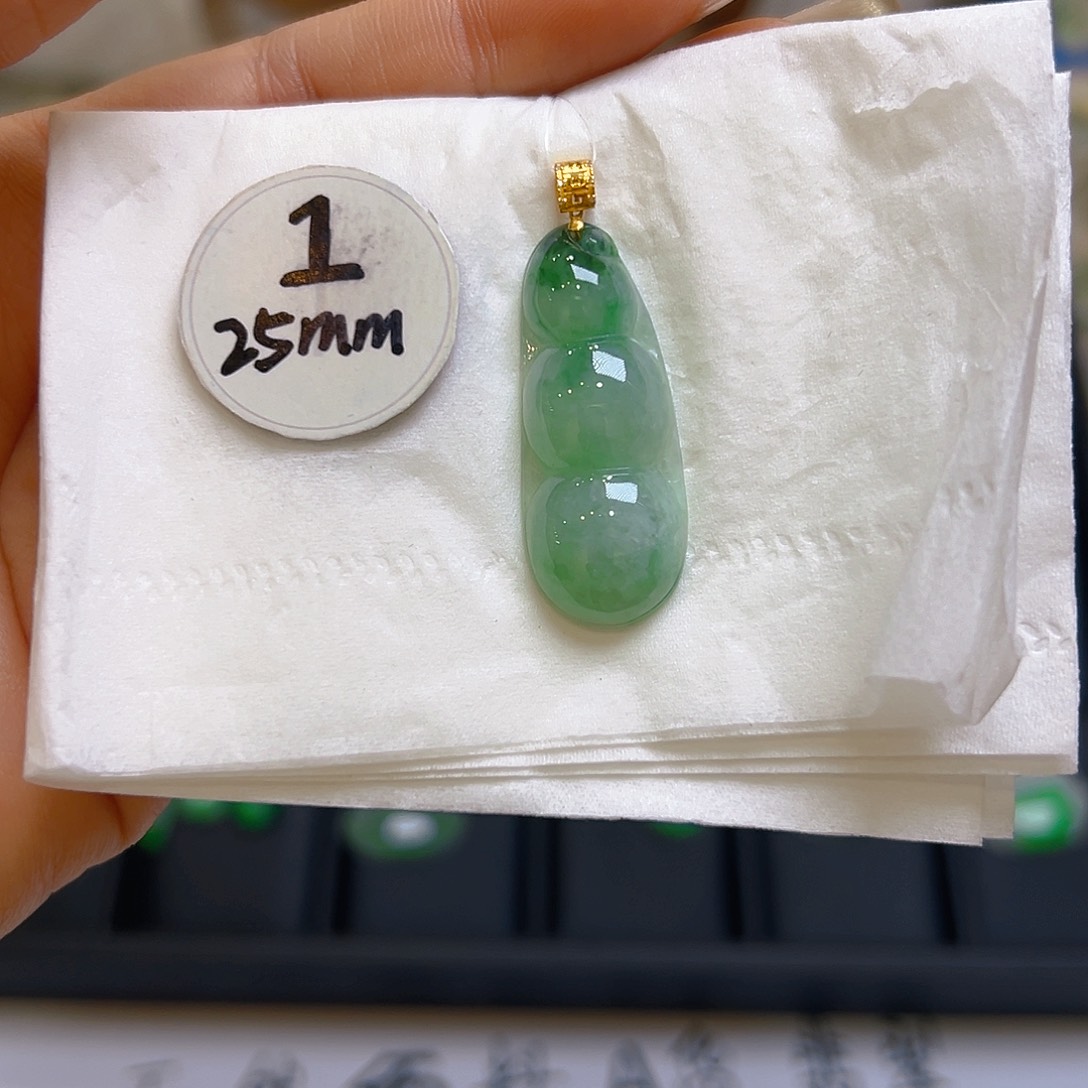 翡翠颈饰18K金镶嵌翡翠