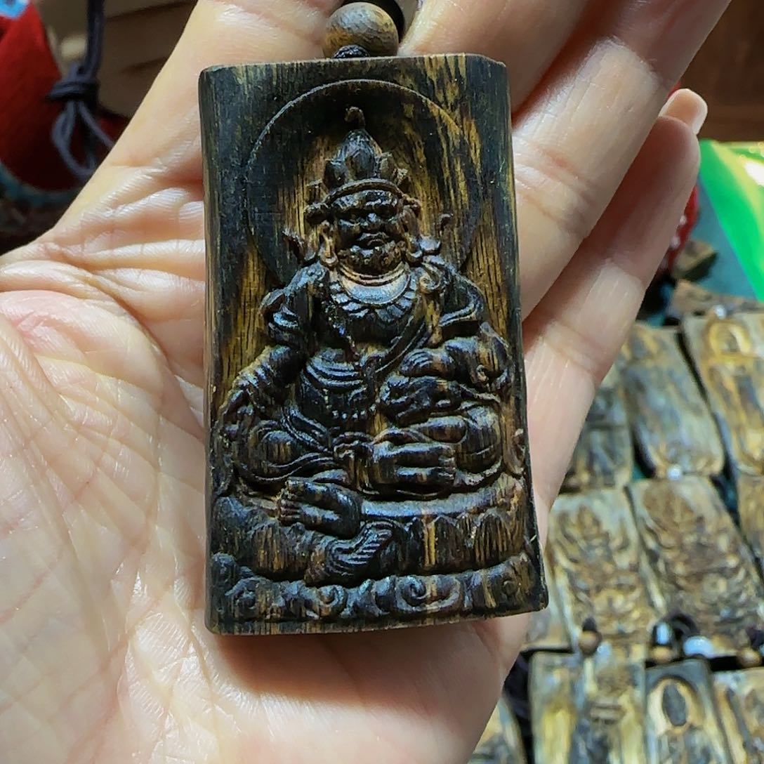 沉香吊坠風海南白奇乌身老料雕刻黄财神带绳17.5克