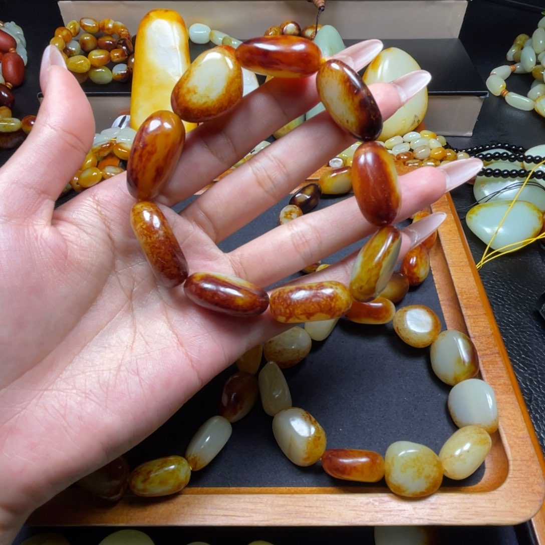 颈饰未镶嵌和田玉