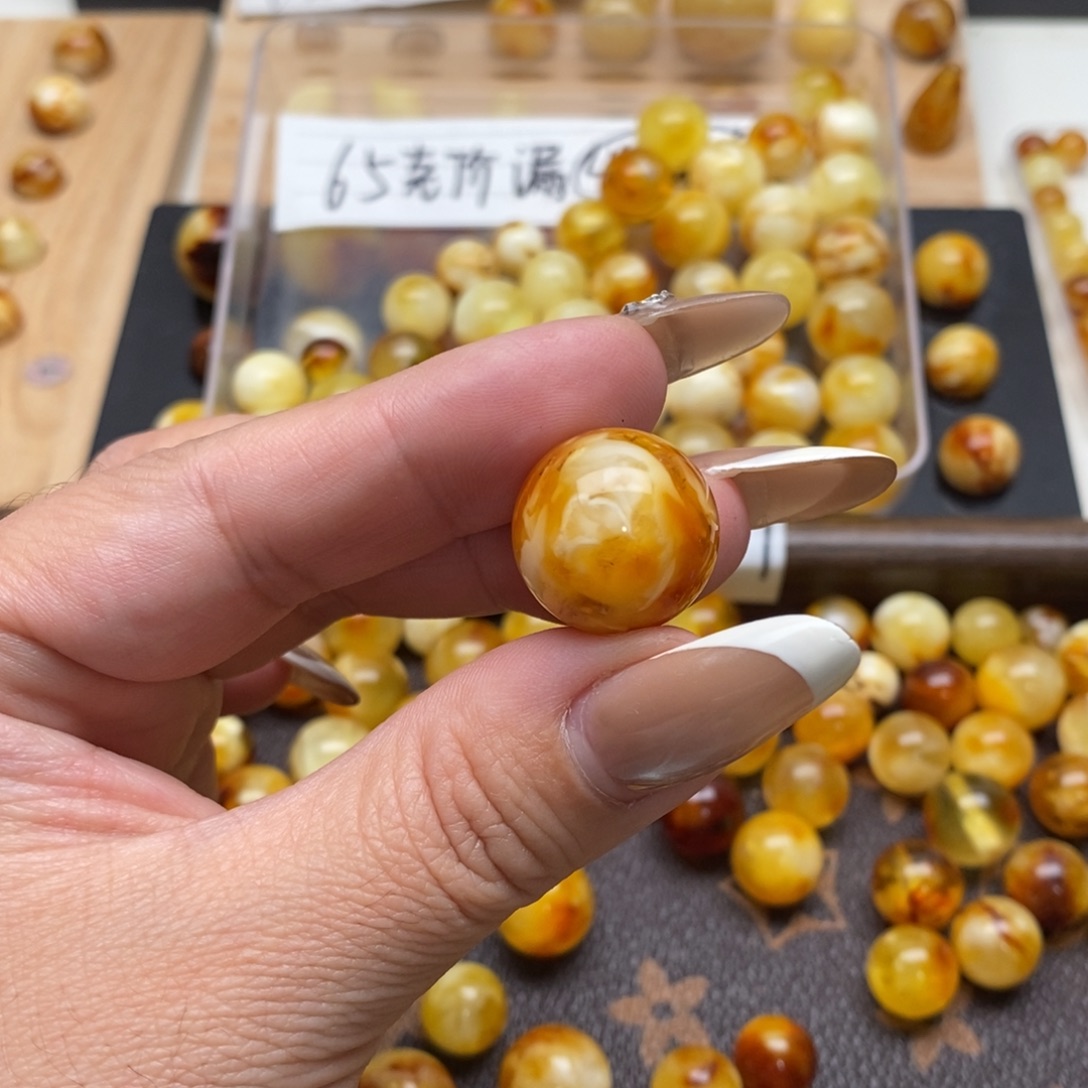 y***i琥珀未镶嵌珠宝奇石蜜蜡