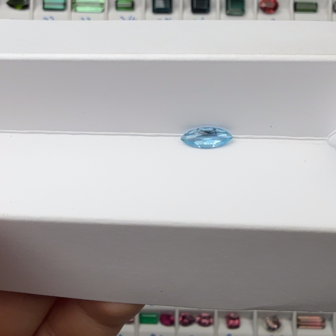 妈***我海蓝宝石裸石天然