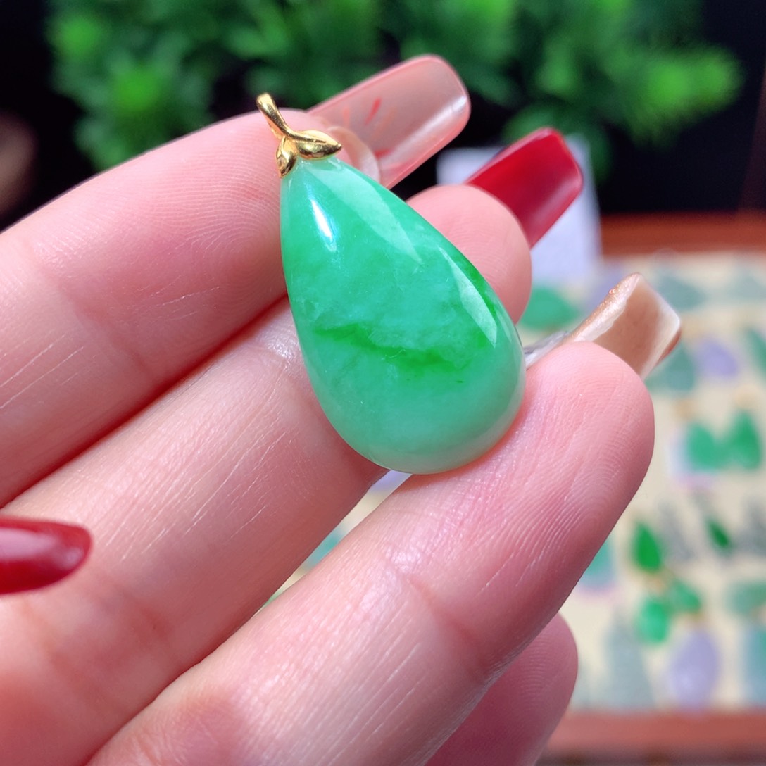 翡翠吊坠(不含链)18K金镶嵌