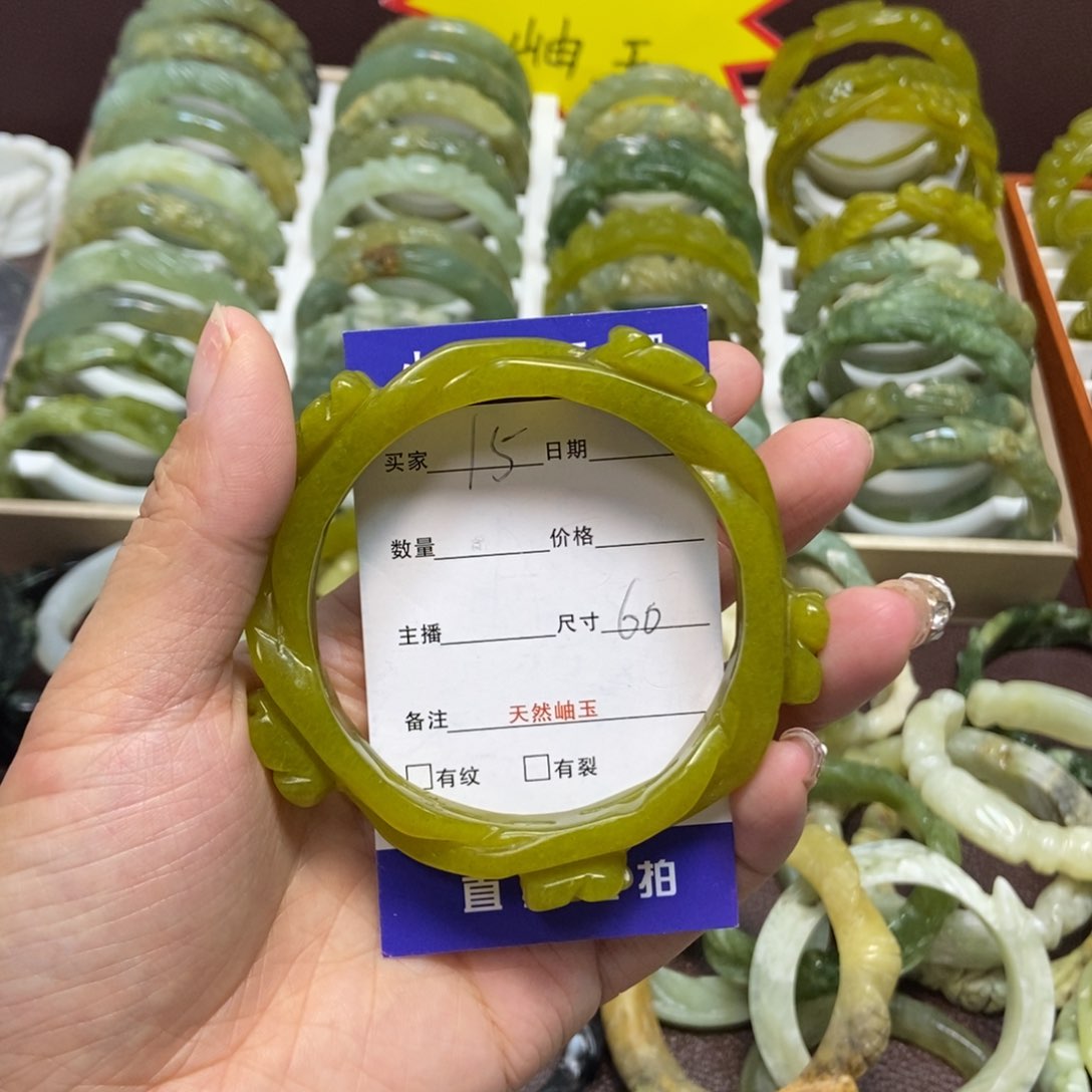 蛇纹石玉手镯未镶嵌婷*姐