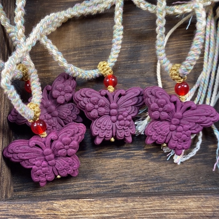 泥塑黛紫梅香蝴蝶款脖挂1串