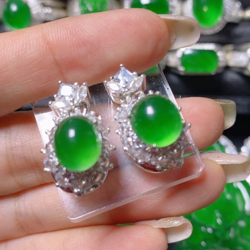 【闪购商品】翡翠挂件未镶嵌蛋面耳钉