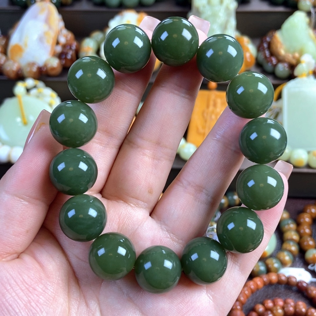 透闪石质玉未镶嵌手串