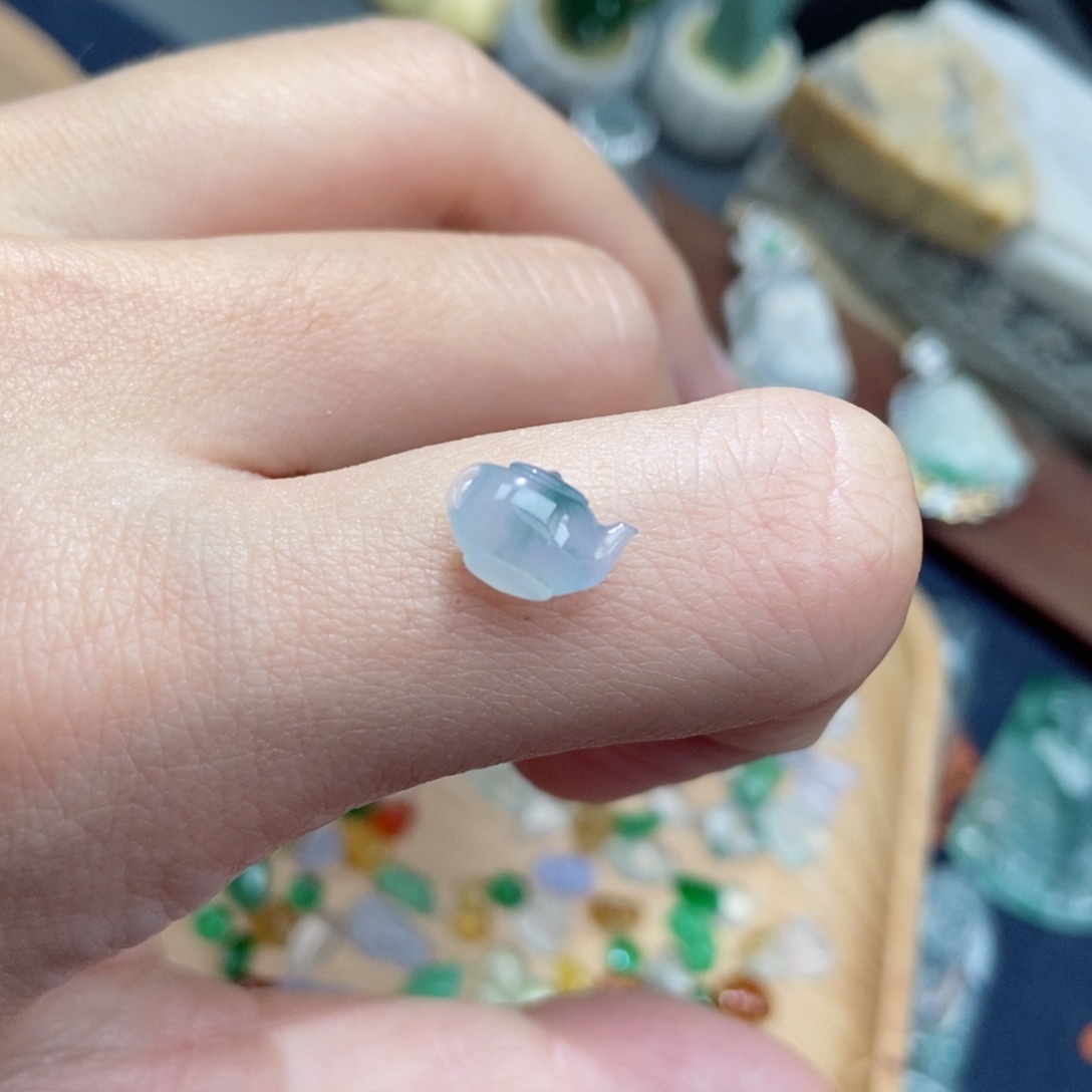 翡翠颈饰未镶嵌翡翠