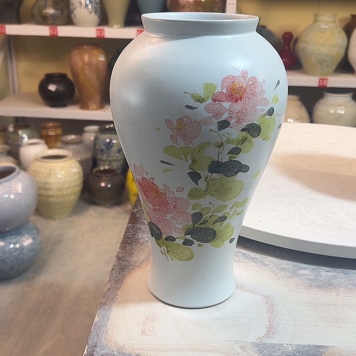 白泥花瓶高30口8。006 