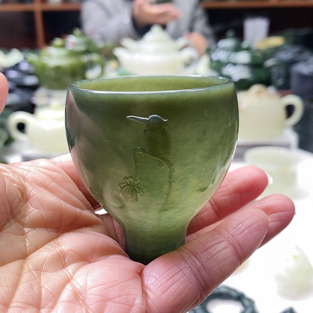 和田玉茶杯未镶嵌