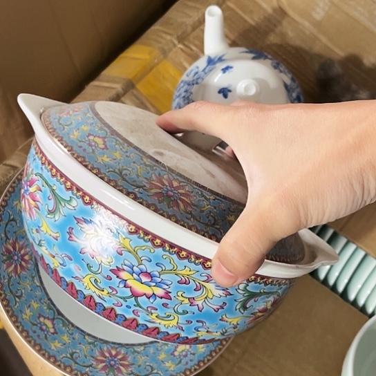 碗8寸双耳品锅一个