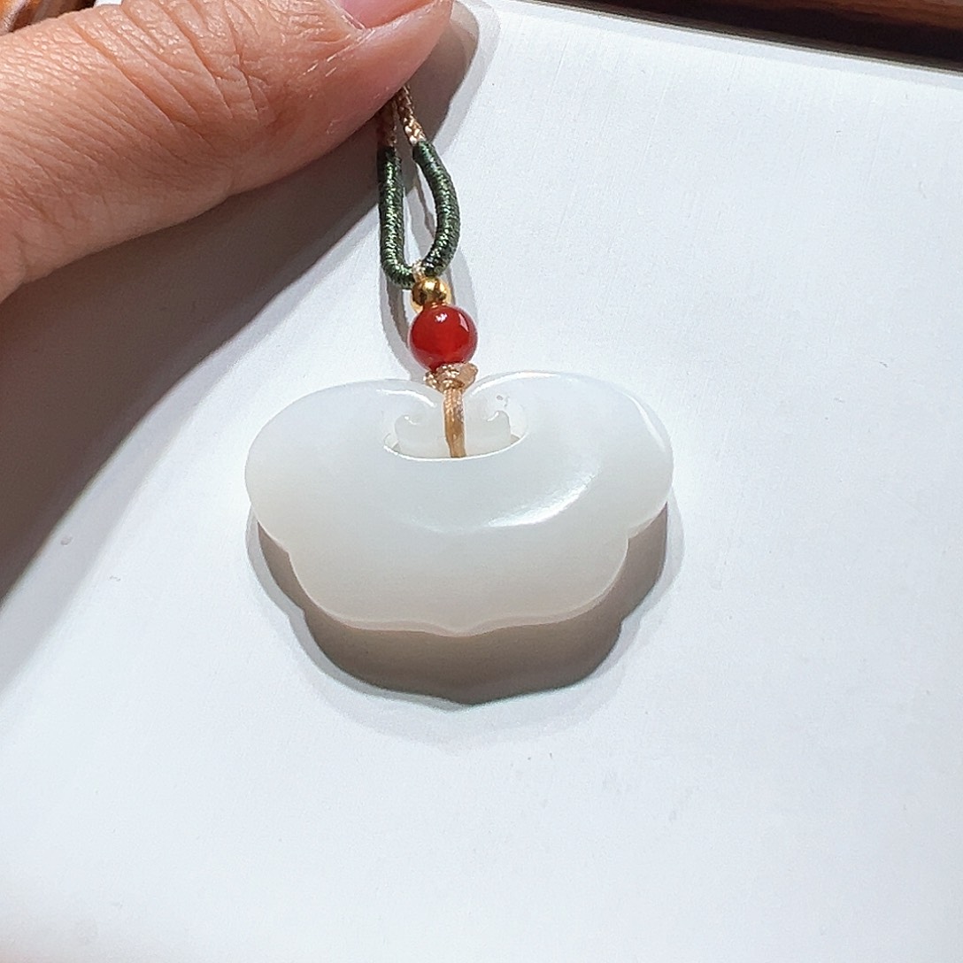 和田玉吊坠未镶嵌