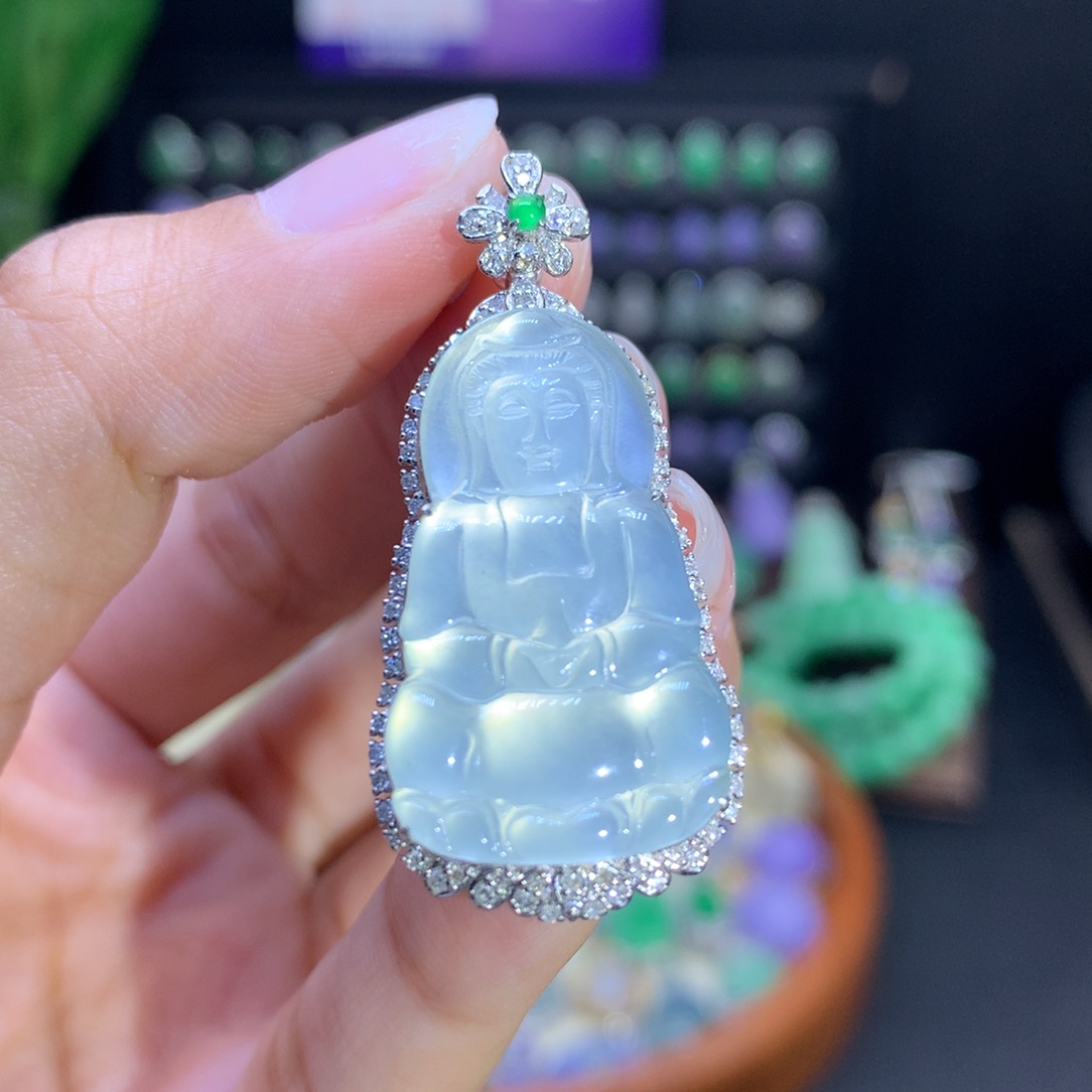 翡翠18K金镶嵌颈饰