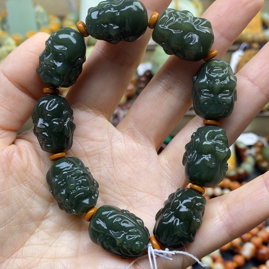 透闪石质玉未镶嵌手串