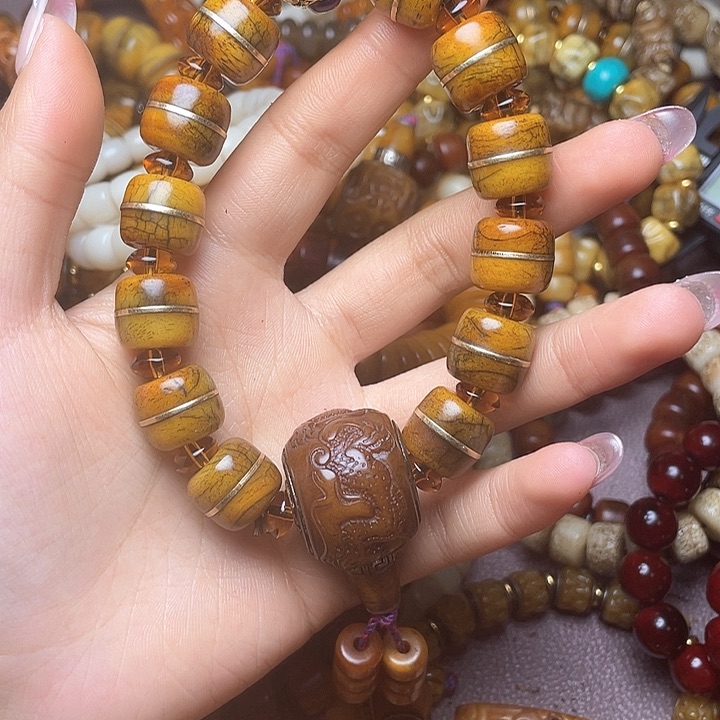 牦牛骨汉堡珠卡14手持