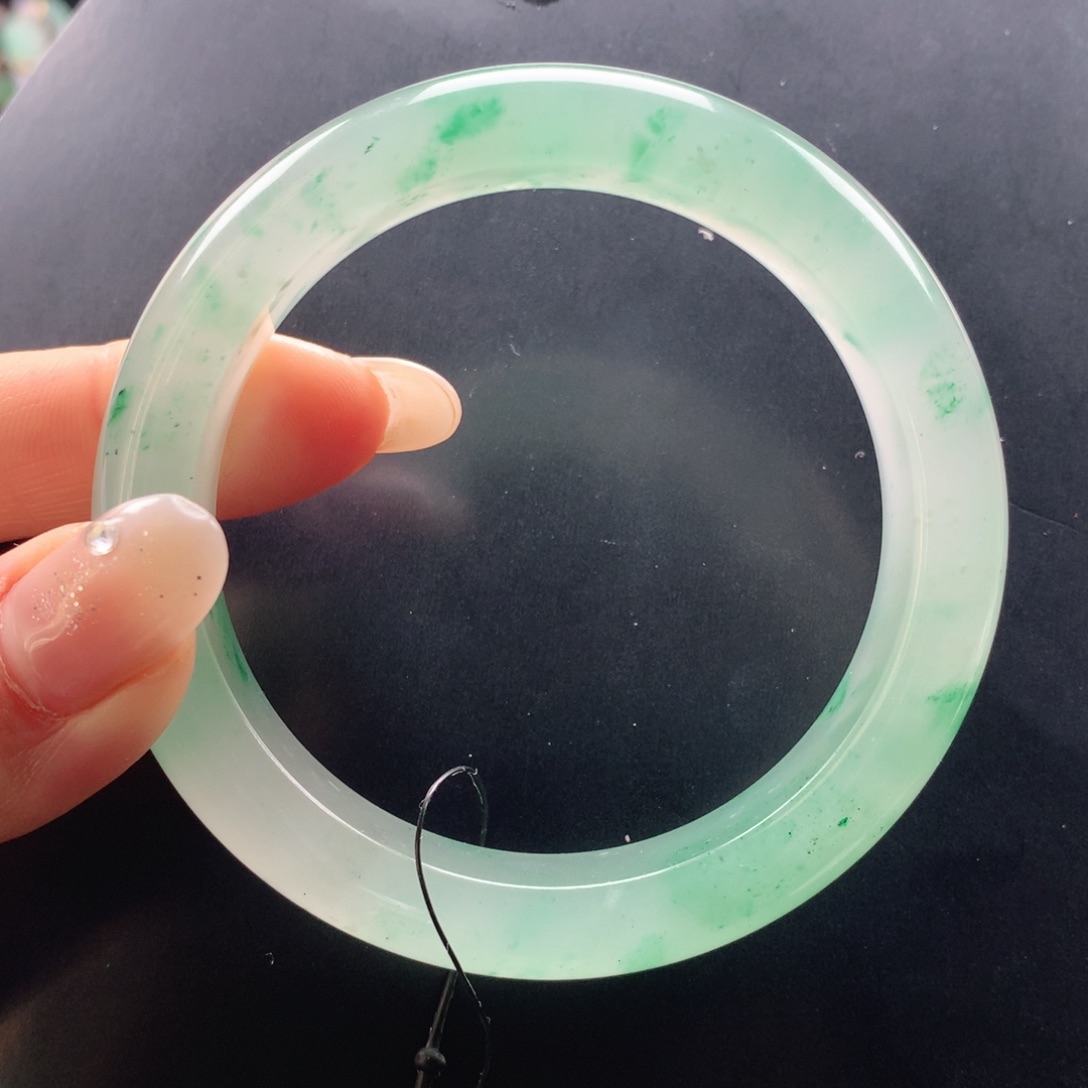 石英岩玉足铂镶嵌手镯