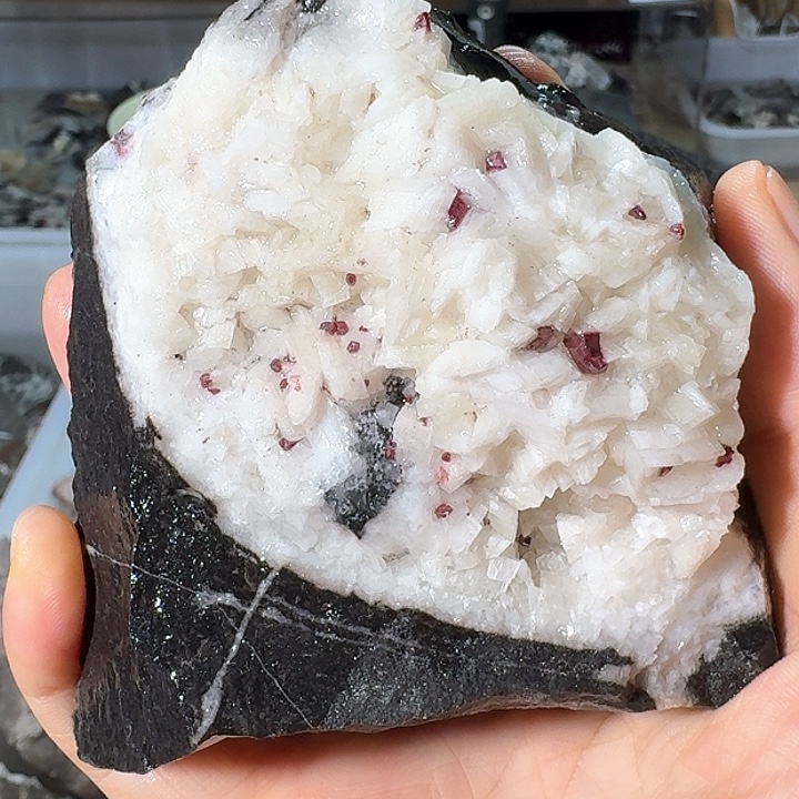 天然辰砂天然朱砂原石满天星单晶体