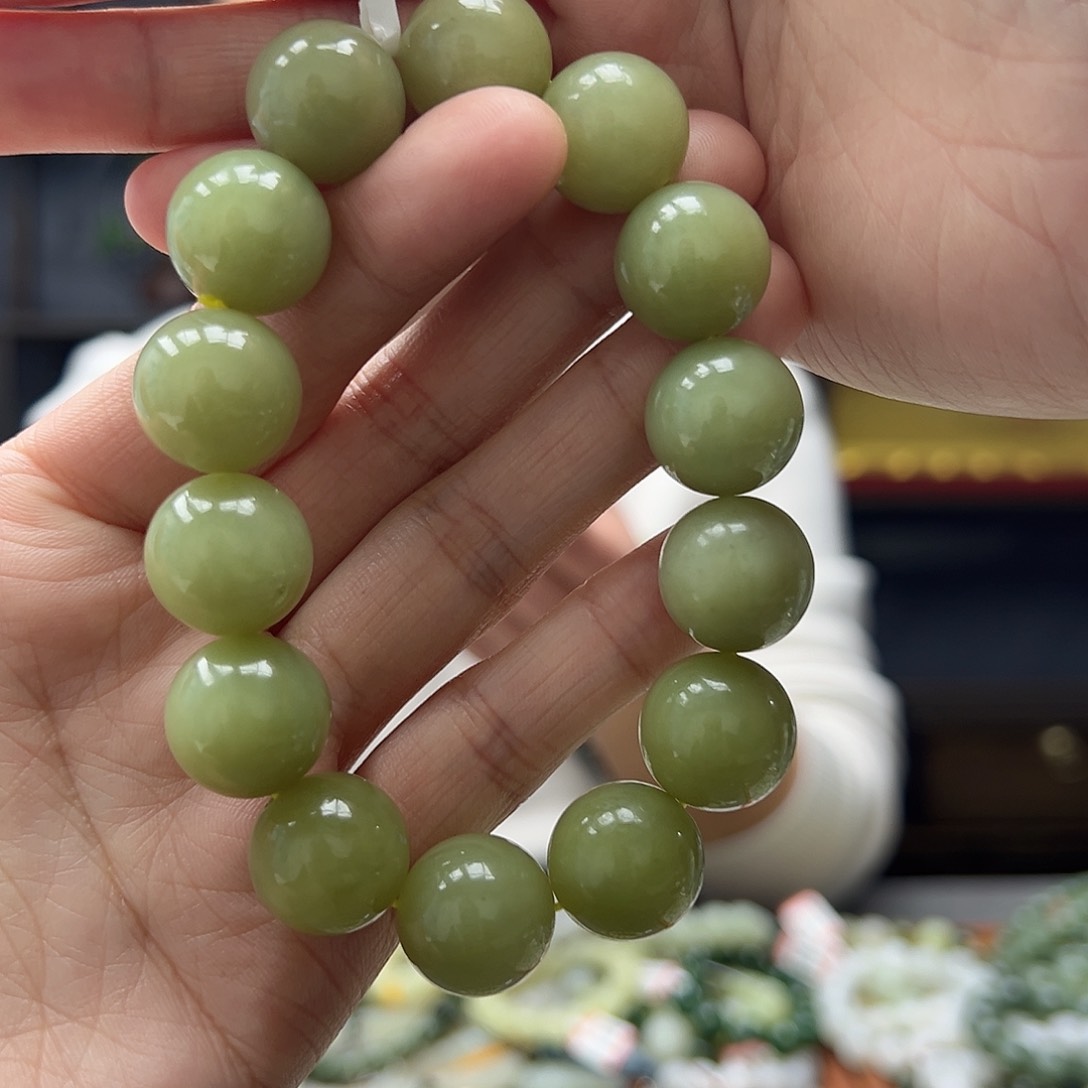 和田玉手链未镶嵌16黄口