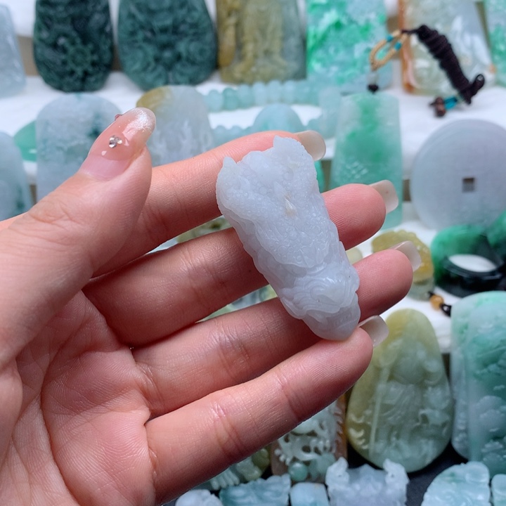 定制翡翠未镶嵌龙牌