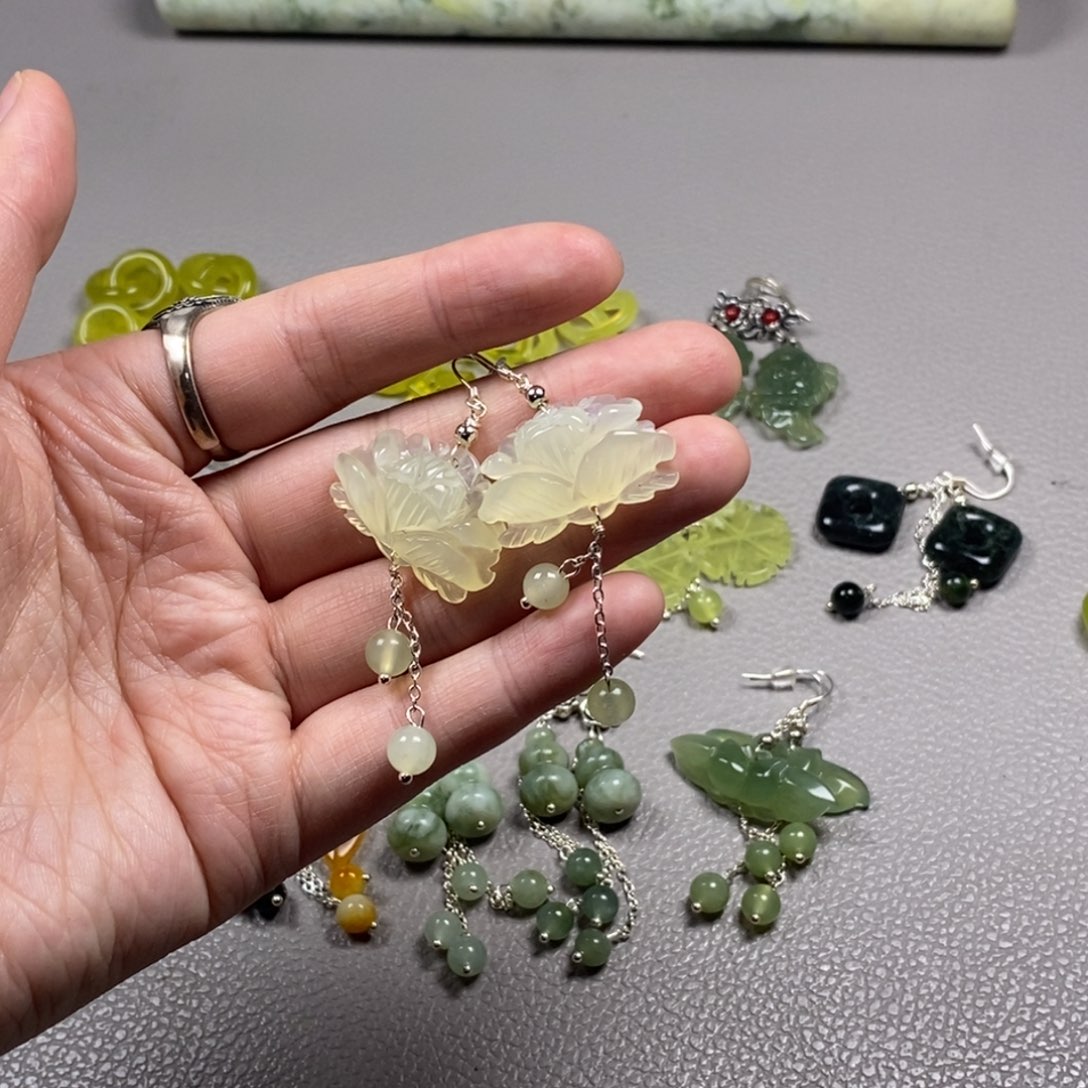 蛇纹石玉未镶嵌挂件耳饰