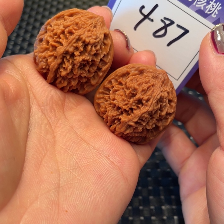 桃核把件35满天星487。。。。。。