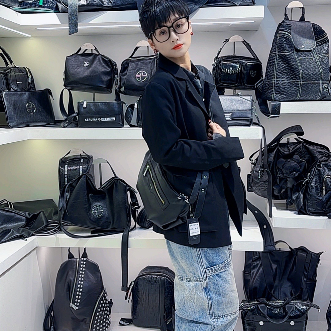 休闲简约暗黑风耐磨黑色多功能女士单肩包3041