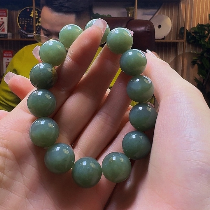 和田玉手串未镶嵌老**儿