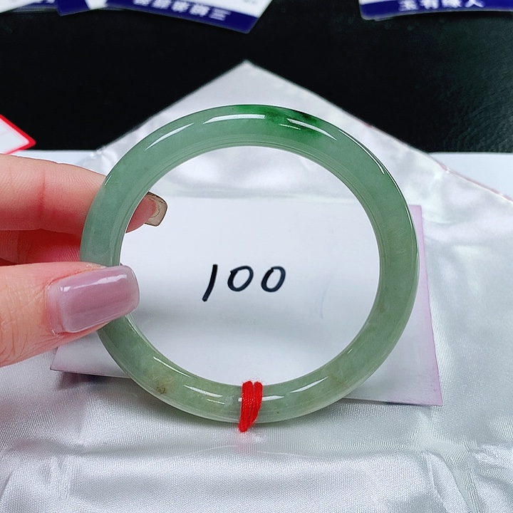 翡翠手镯（圆镯）未镶嵌