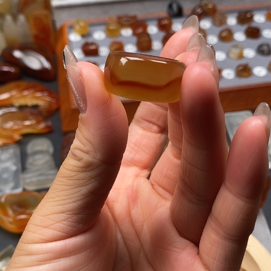 玛瑙/玉髓颈饰未镶嵌