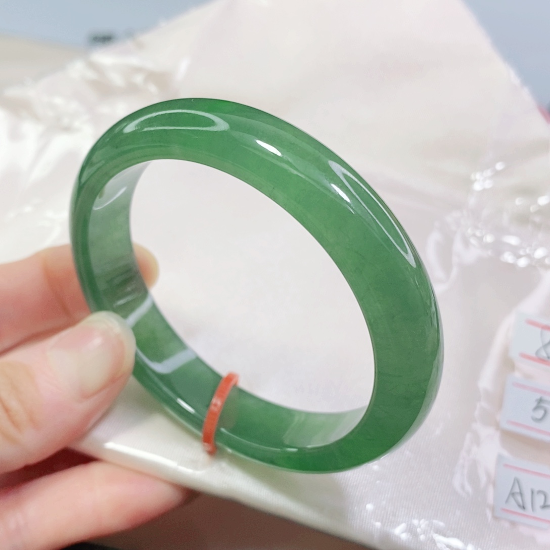 翡翠手镯未镶嵌?*J535463545354贵妃