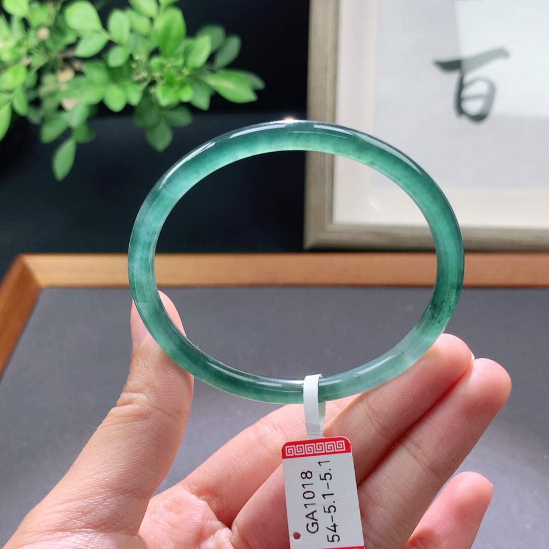 翡翠手镯未镶嵌天然翡翠手镯