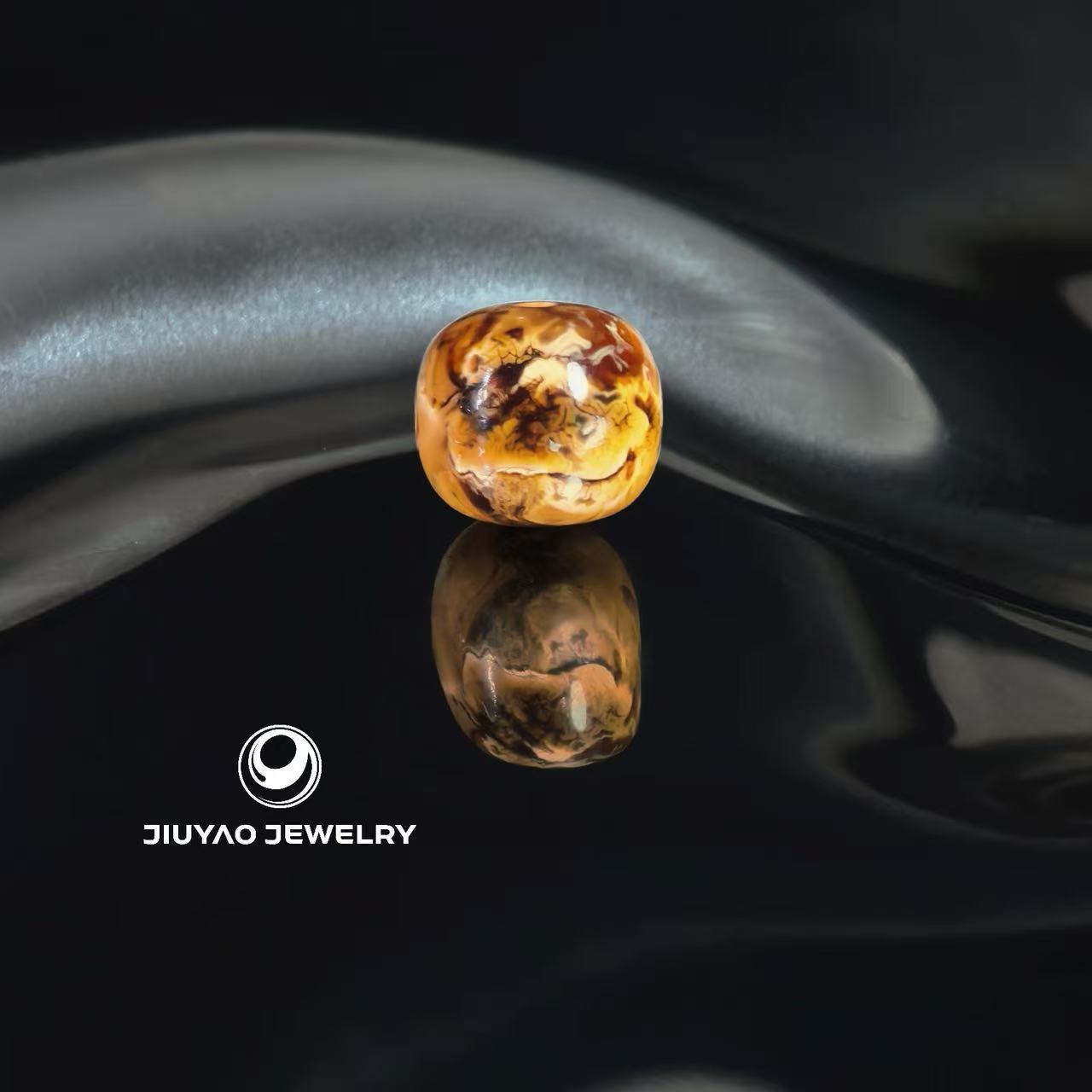 （10.4mm）10.4毫米红白咖彩沁妖孽老型 一物一拍 天然琥珀蜜蜡