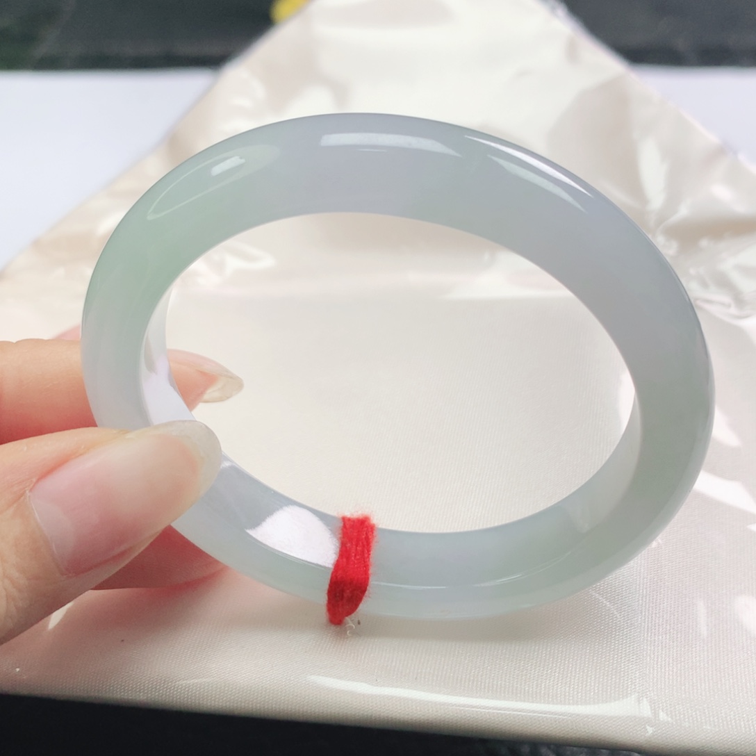 翡翠未镶嵌手镯翡翠52.0冰润浅春彩贵妃